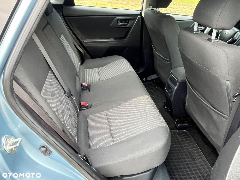 Toyota Auris - 22