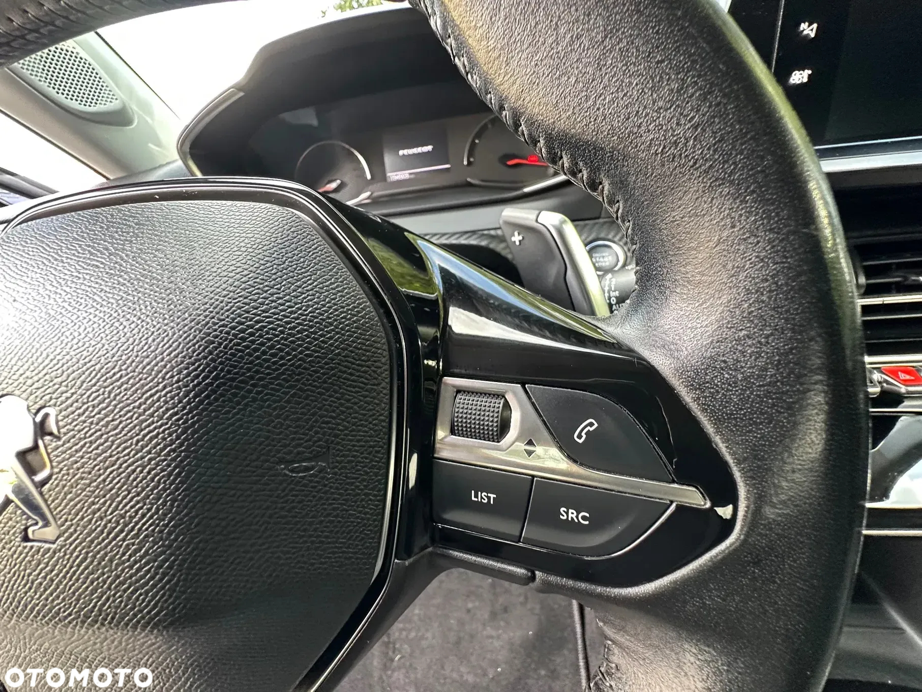 Peugeot 2008 1.5 BlueHDi Allure Pack S&S EAT8 - 32