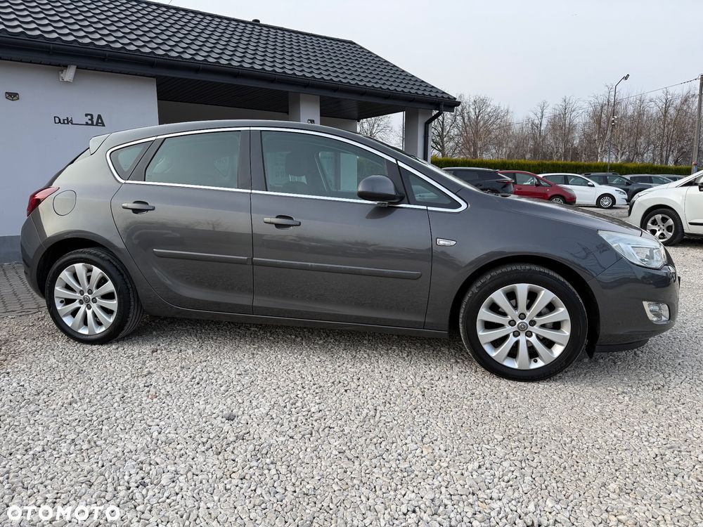 Opel Astra 1.4 T Cosmo - 9