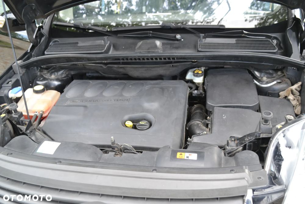 Ford Kuga 2.0 TDCi 2x4 Titanium - 38