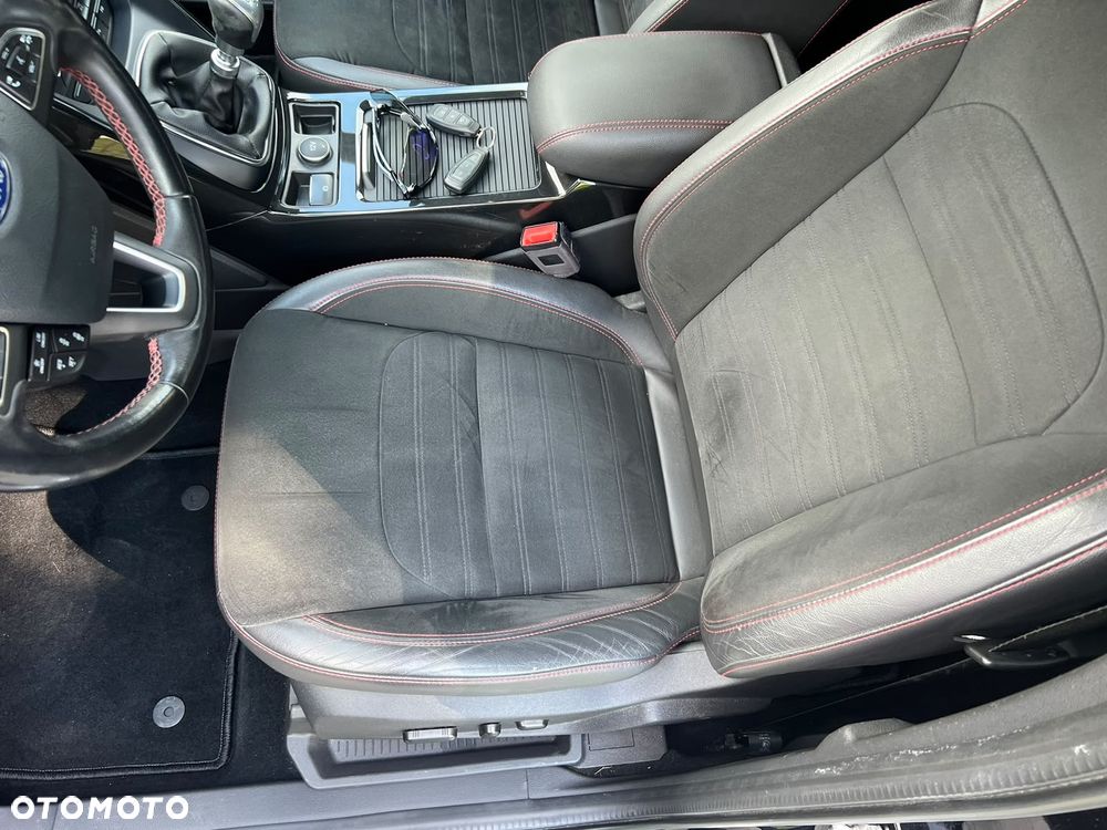 Ford Kuga 2.0 TDCi 4x4 ST-Line - 10