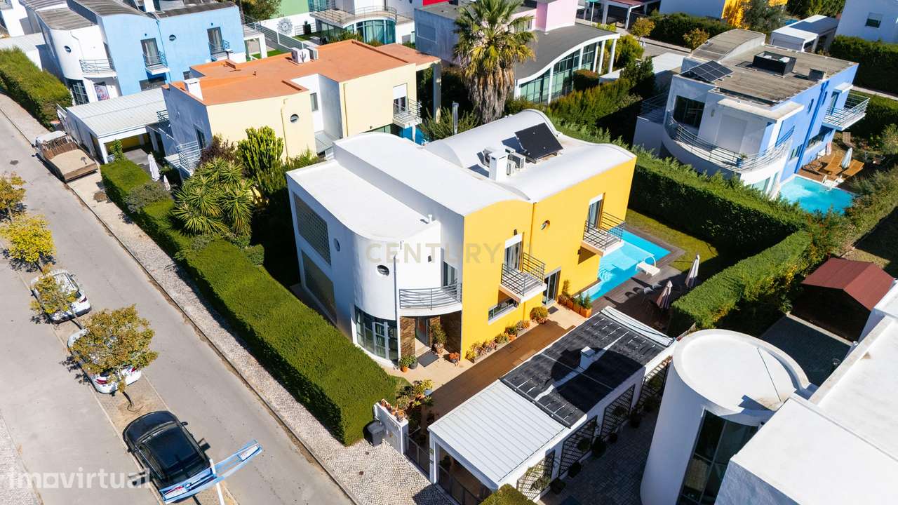 Palmela Village | T3 + 1 Renovada com Piscina Privativa