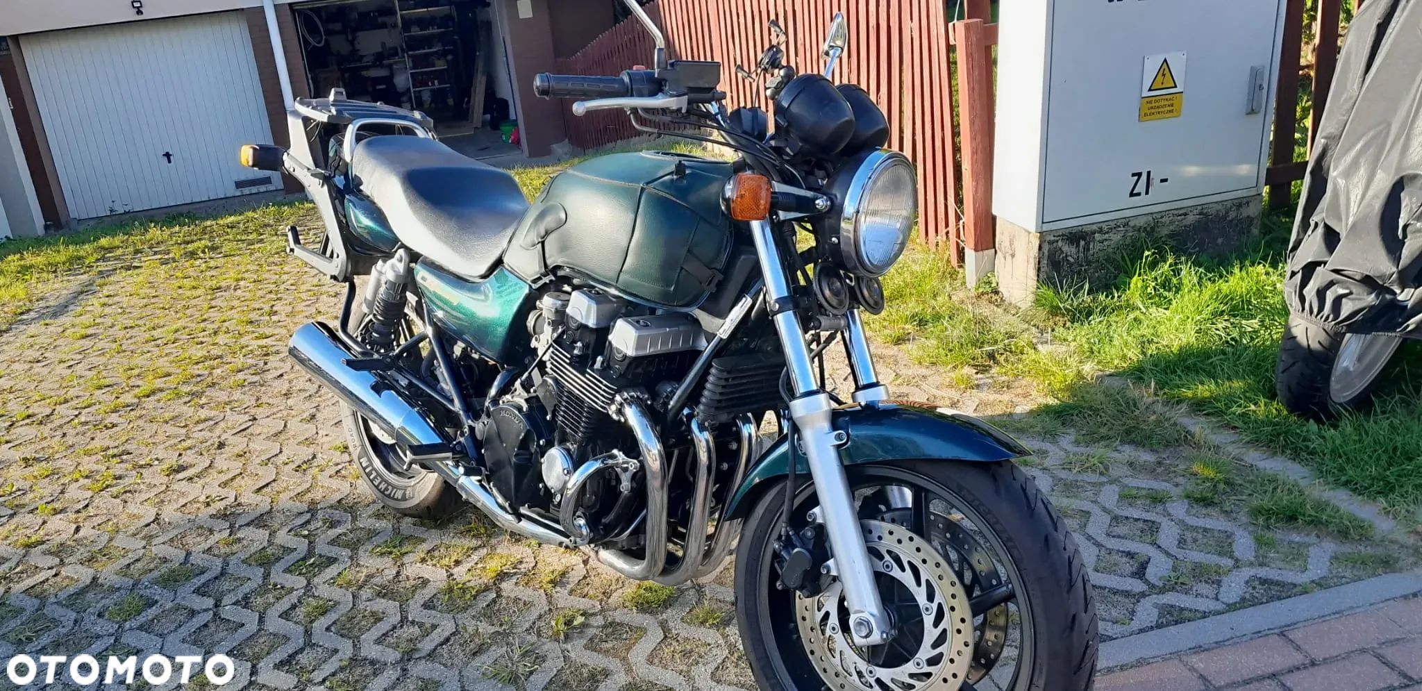 Honda CB - 1