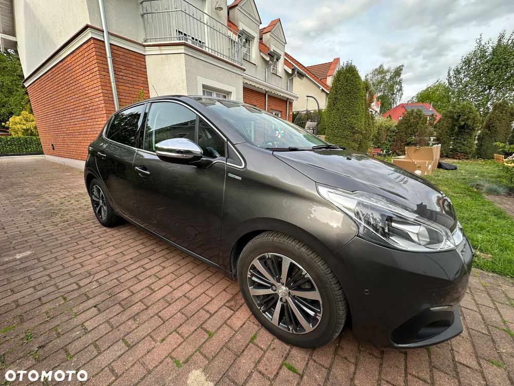 Peugeot 208 1.2 PureTech GPF Allure S&S EAT6 - 24