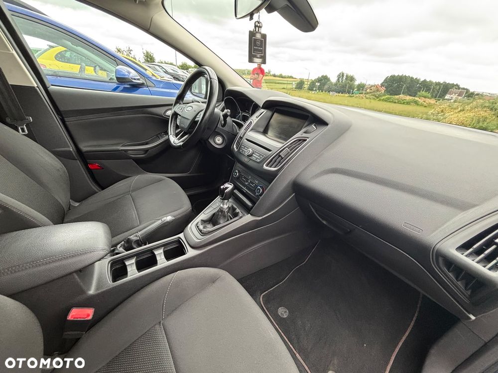 Ford Focus - 17