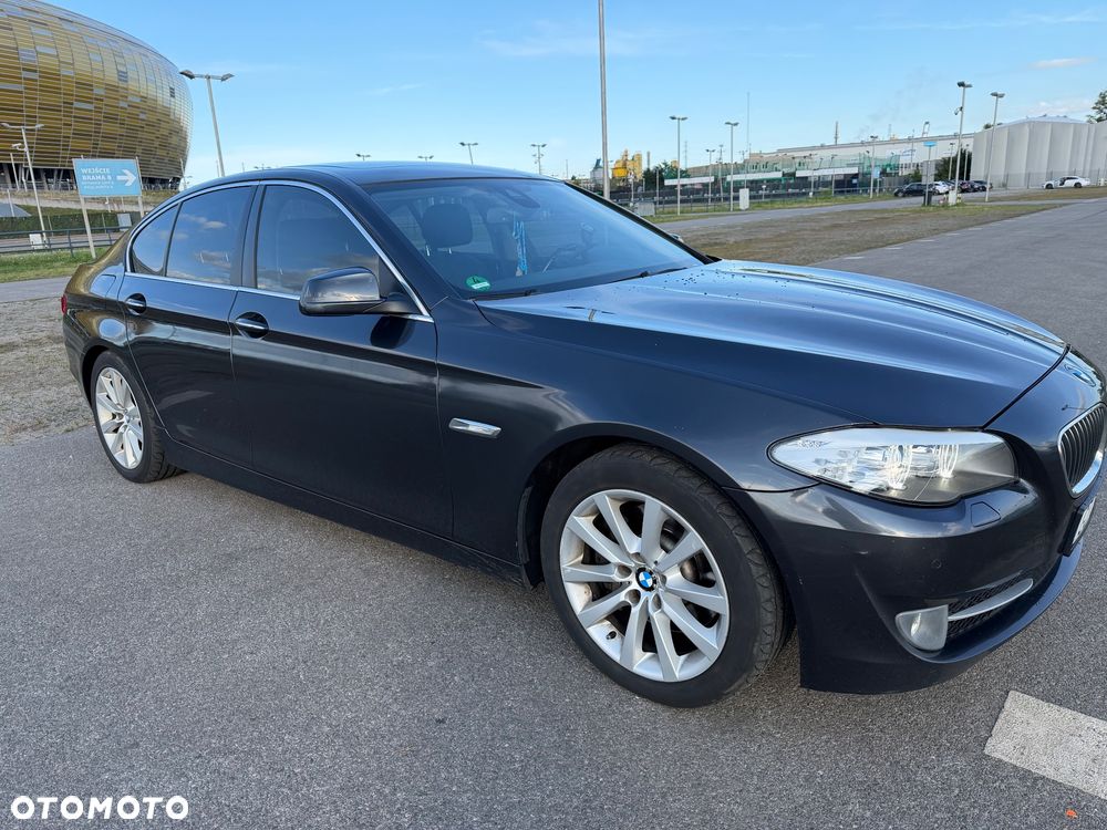 BMW Seria 5 525d xDrive - 4