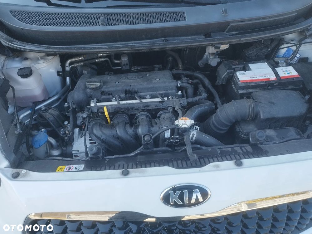 Kia Venga - 21