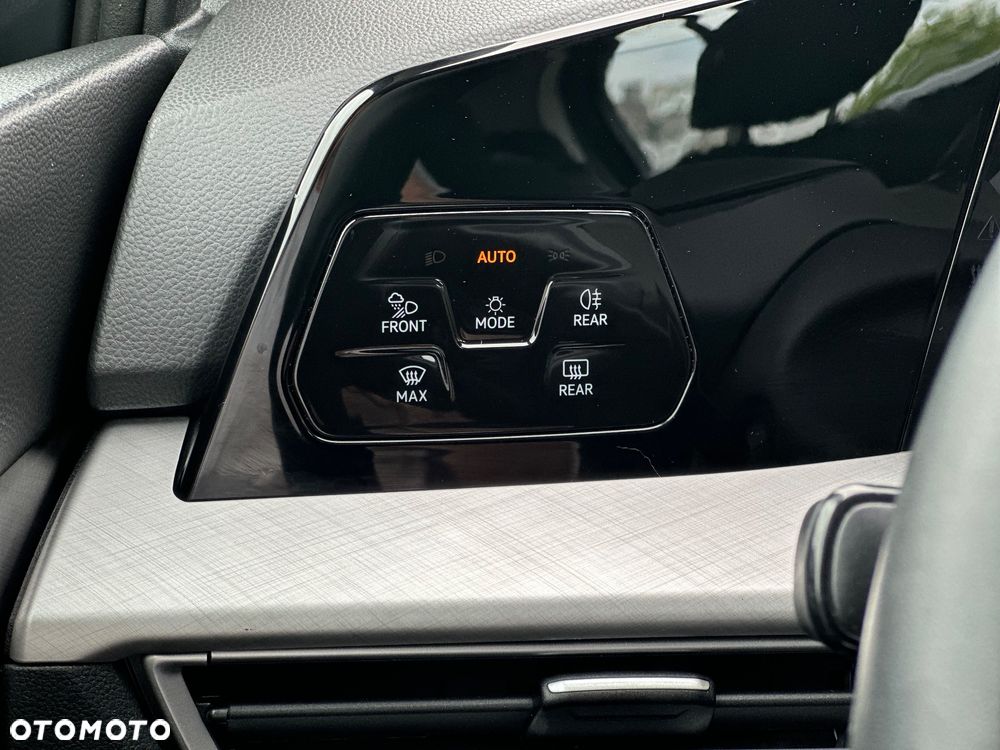 Volkswagen Golf 1.5 eTSI mHEV Special Edition DSG - 16