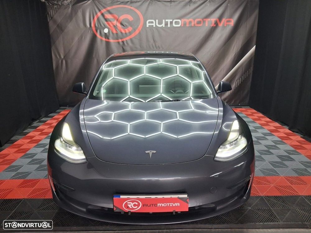 Tesla Model 3 - 3
