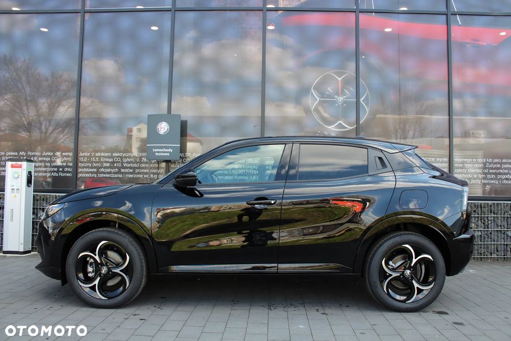 Alfa Romeo Junior 1.2 mHEV Sprint Q4 eDCT - 1
