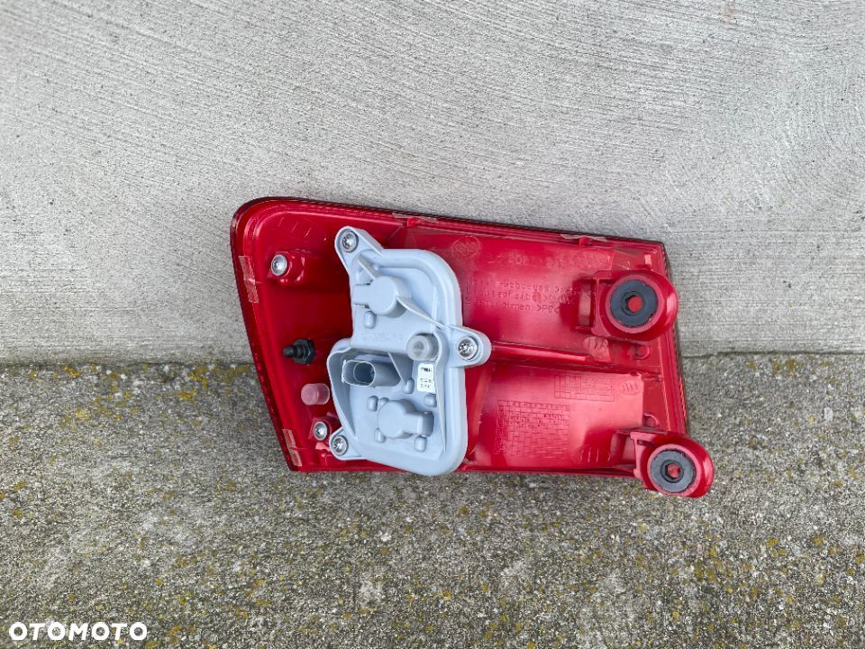 LAMPA TYLNA PRAWA AUDI A6 C7 KOMBI 2011-2014 - ULO - 2