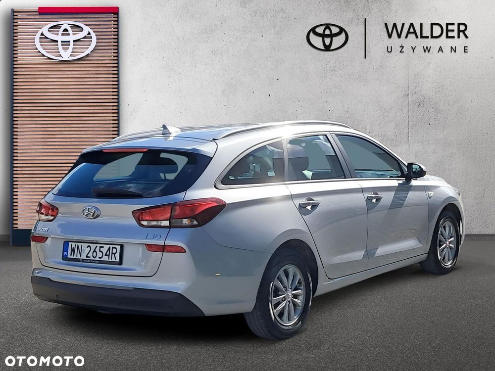 Hyundai i30 1.5 DPI Classic + - 6