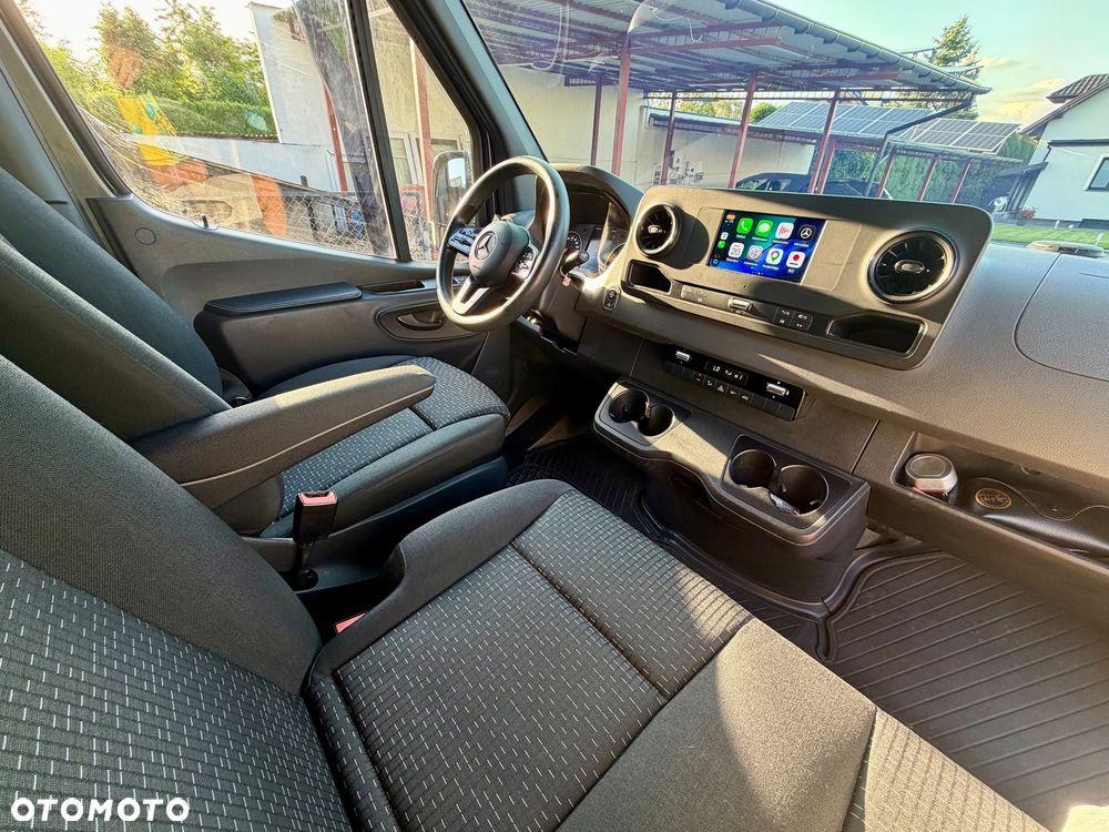 Mercedes-Benz Sprinter - 9