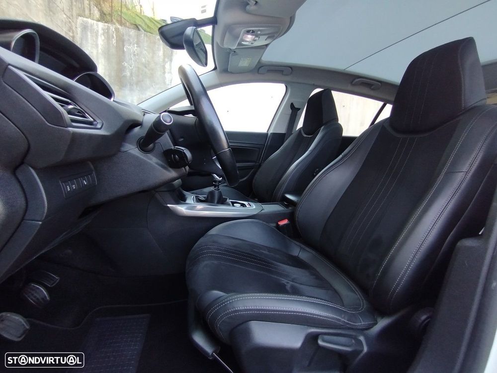 Peugeot 308 PureTech 130 Allure - 28