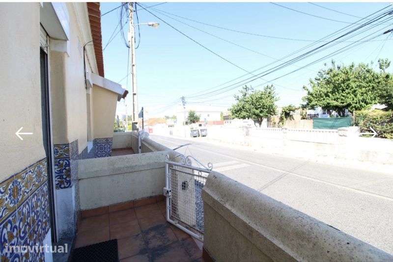 Aluga se andar de moradia na Amoreira - Grande imagem: 2/8