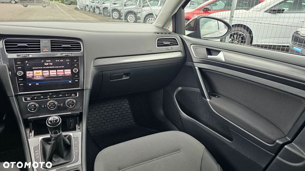 Volkswagen Golf 1.6 TDI BMT Comfortline - 10
