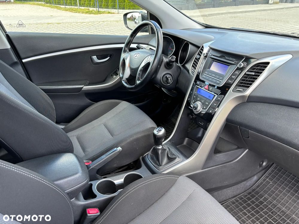 Hyundai i30 Kombi 1.6 CRDI Select - 22