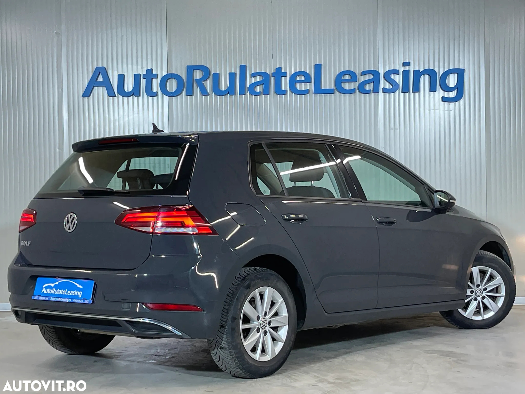 Volkswagen Golf 1.6 TDI Comfortline - 4