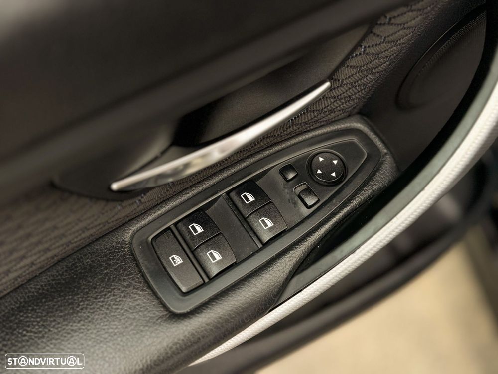 BMW 320 d Touring Pack M - 23