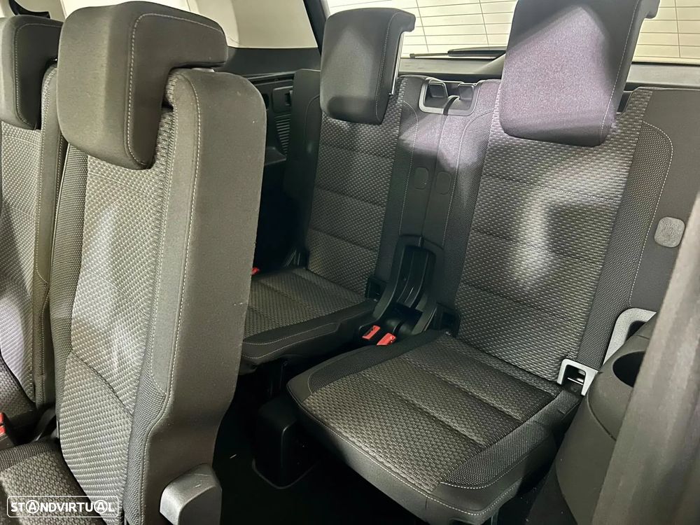 VW Touran 1.6 TDI Highline DSG - 51