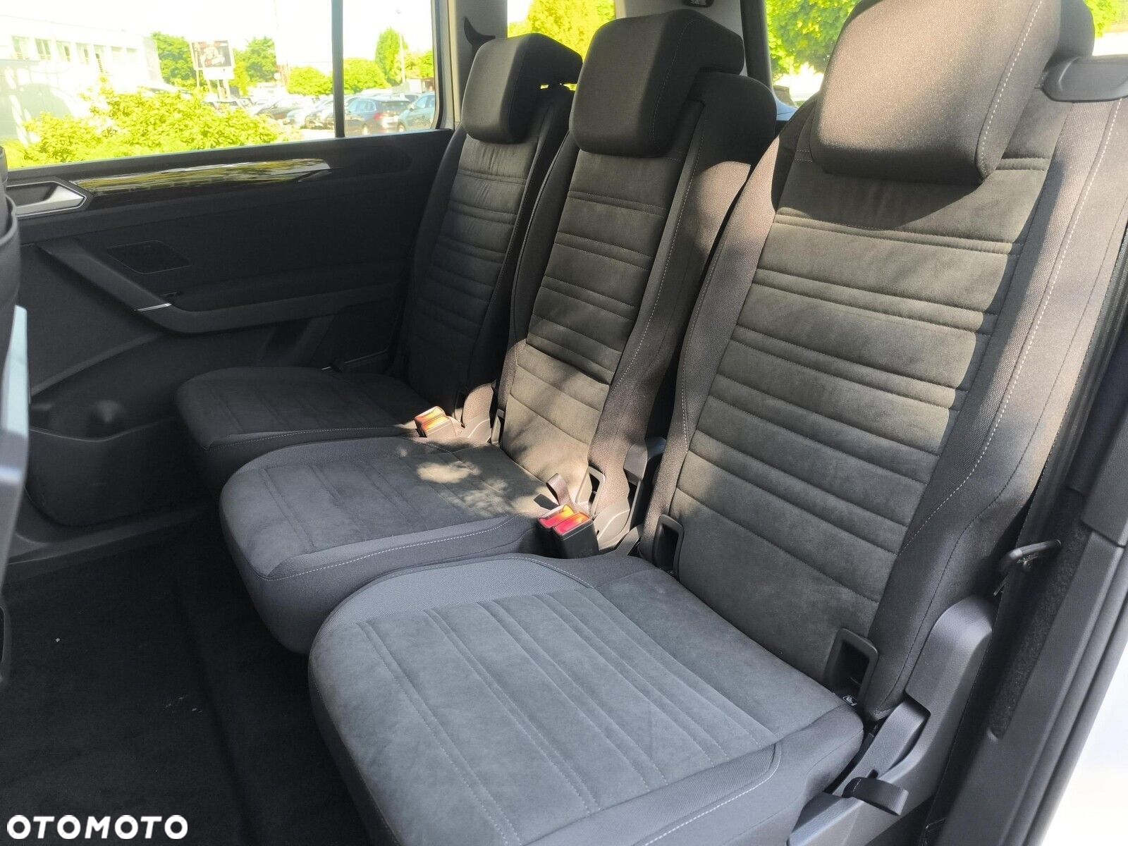 Volkswagen Touran - 16