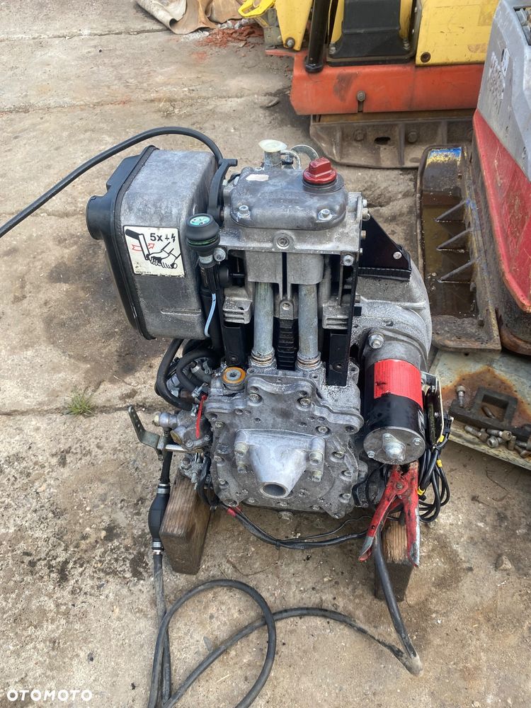 Silnik hatz supra 1d81 2007r - 4