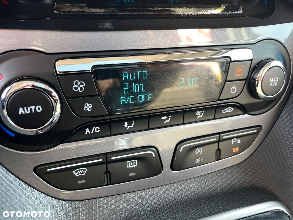 Ford Tourneo Connect Grand - 29