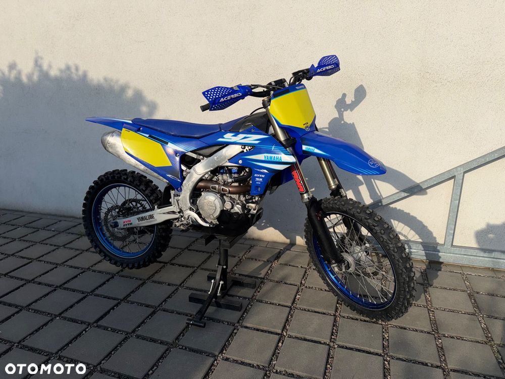 Yamaha YZF - 9