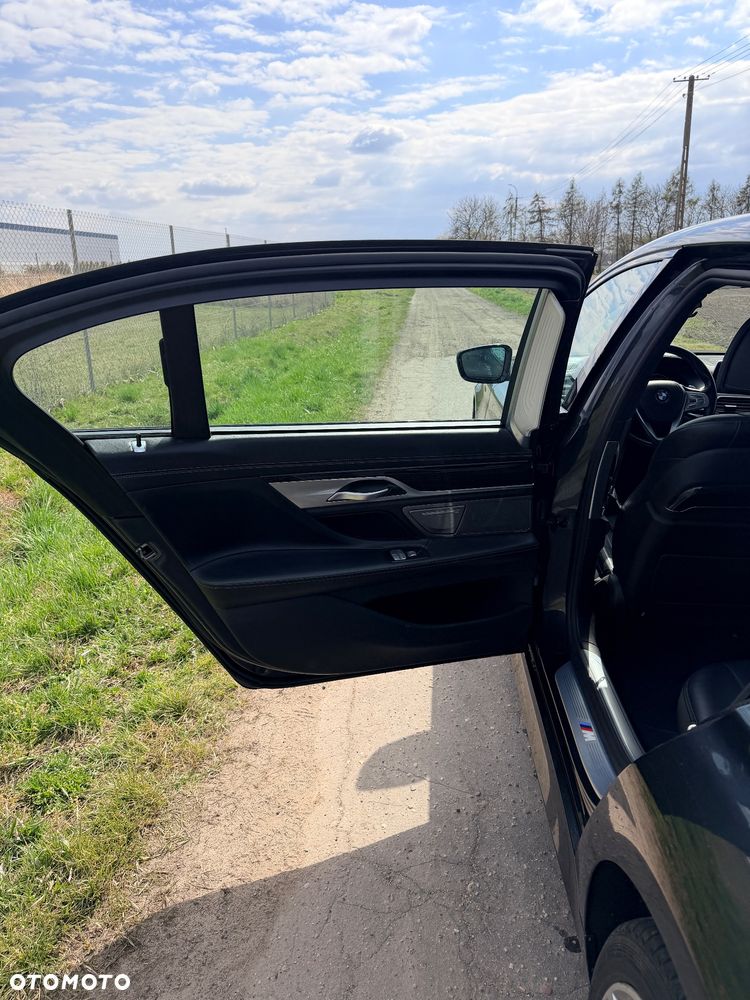 BMW Seria 7 740Li xDrive - 12