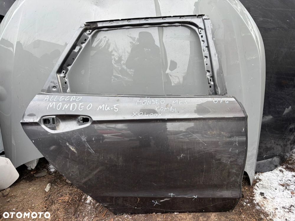 Drzwi Ford Mondeo Mk5 Kombi 2014 — 2022r. Tył Prawy - 1