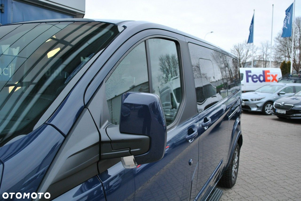 Ford Tourneo Custom - 36