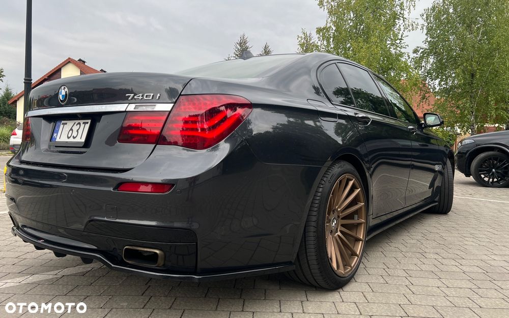 BMW Seria 7 740i - 4