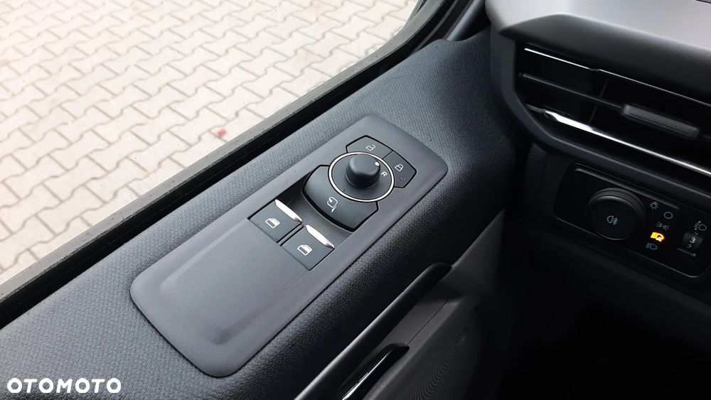 Ford Tourneo Custom 2.0 EcoBlue 320 L2 Titanium - 21