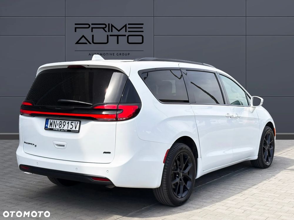 Chrysler Pacifica - 10