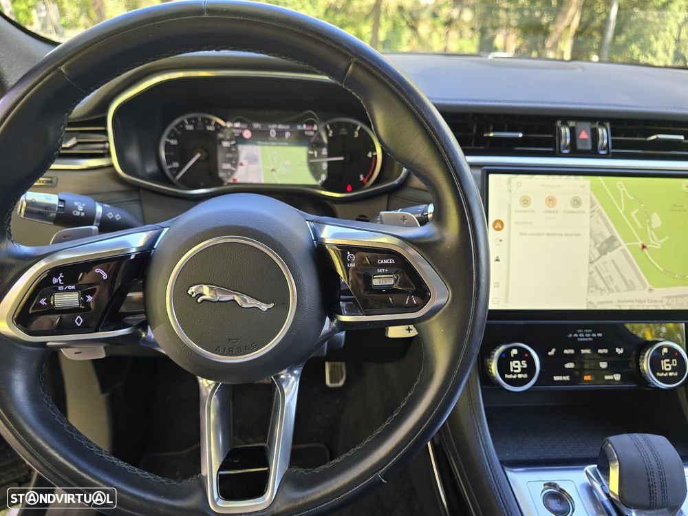 Jaguar F-Pace - 11
