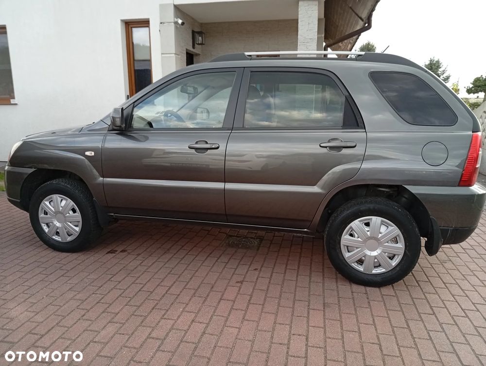 Kia Sportage 2.0 Tour - 27