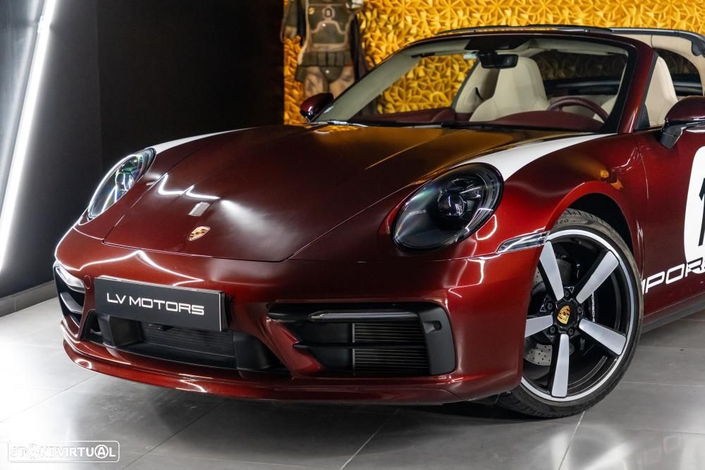 Porsche 911 (992) Targa 4S Heritage Design - 12