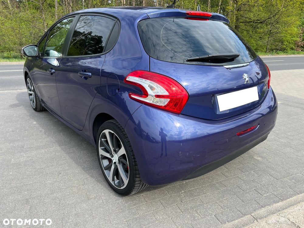 Peugeot 208 - 6