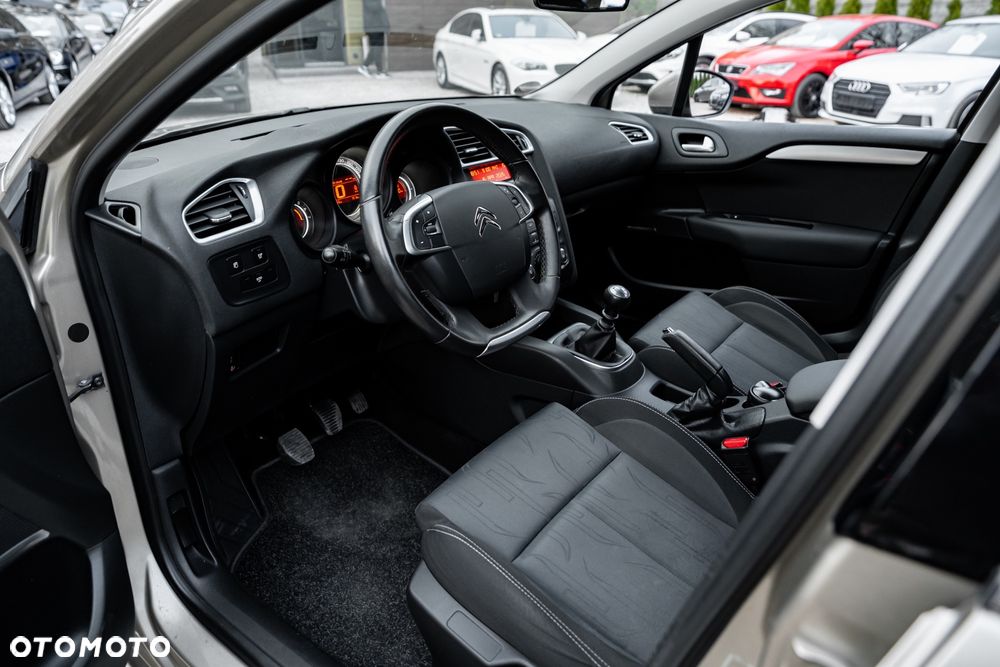 Citroën C4 e-HDi 110 Selection - 15