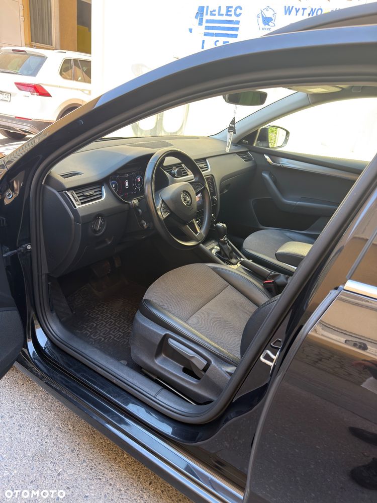 Skoda Octavia 2.0 TDI 4x4 L&K DSG - 8