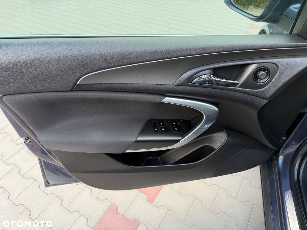 Opel Insignia - 12