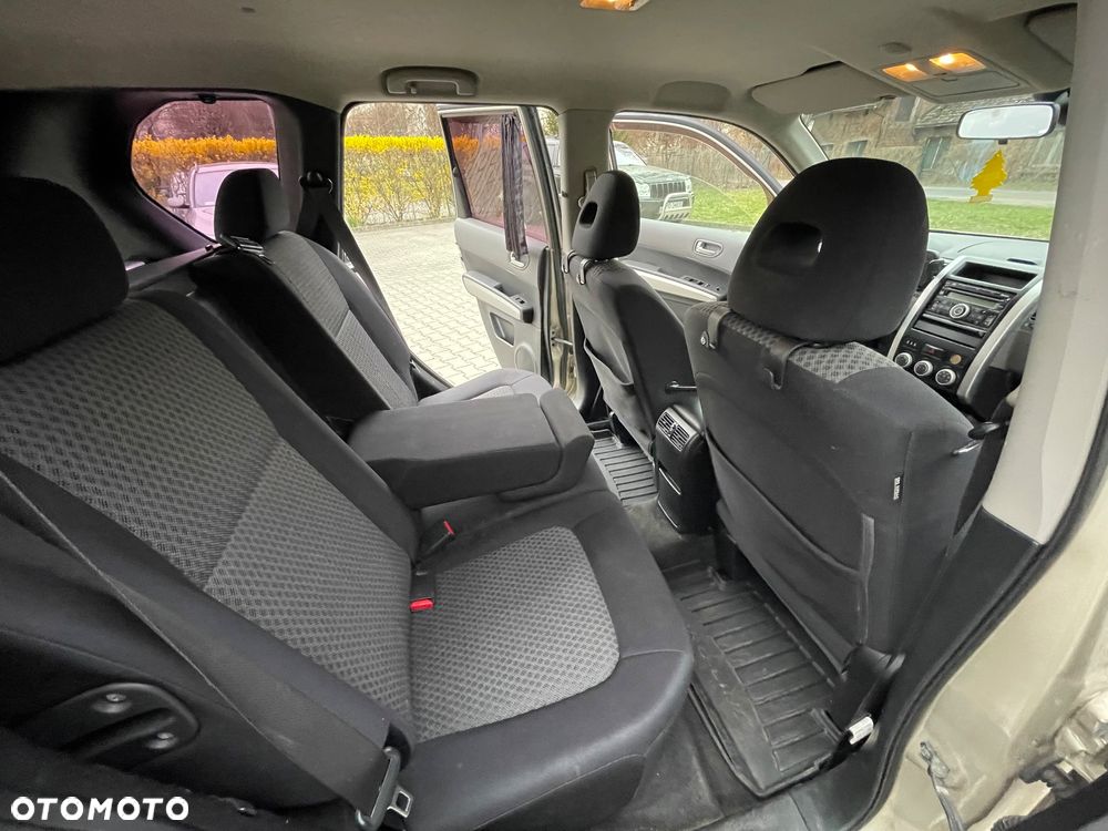 Nissan X-Trail 2.0 dCi 4x4 DPF Automatik SE - 17