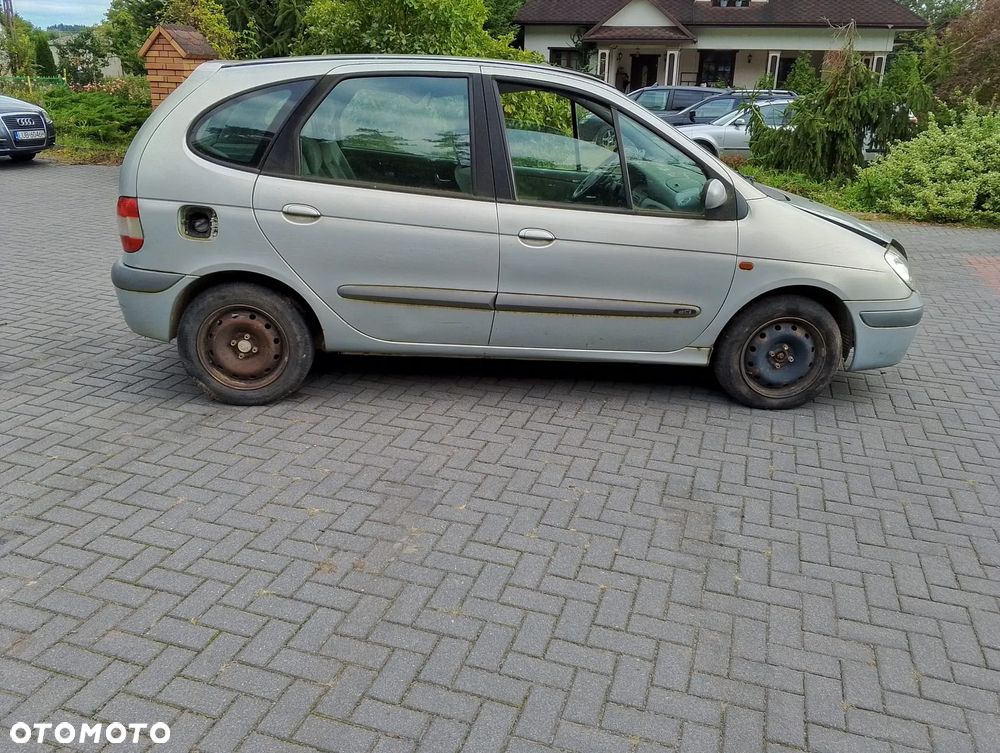 Renault Megane Scenic I FL (99-03r.) 1.9 DCI 102KM. Silnik F9Q 732 Skrzynia JC5 132 lakier MV632 – GREY BOREAL BC.Cały na części. GWARANCJA !!! Przód Tył Zestaw Komplet Drzwi Klapa Zderzak Błotnik Maska Grill Atrapa Szyba Pas Lampa Lusterko Boczki Fotel Kanapa Kokpit Deska Rozdzielcza Przełącznik Włącznik Sterownik Przewody Wiązka Instalacja Moduł Komputer Czujnik Listwa Pompa Alternator Wtryski Głowica Rozrusznik Kompresor Sprzęgło Dwumas Silnik Skrzynia ABS Klimatyzacji Paliwa Wspomagania Kolektor Turbina Przepustnica Zawór Chłodnica Koło Hak Belka Sanki Zawieszenie Mcpherson Półoś Amortyzator Wydech Tłumik Zacisk Most - 6