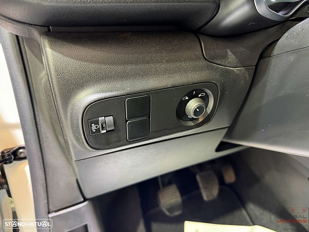 Citroën C3 1.2 PureTech Shine - 18