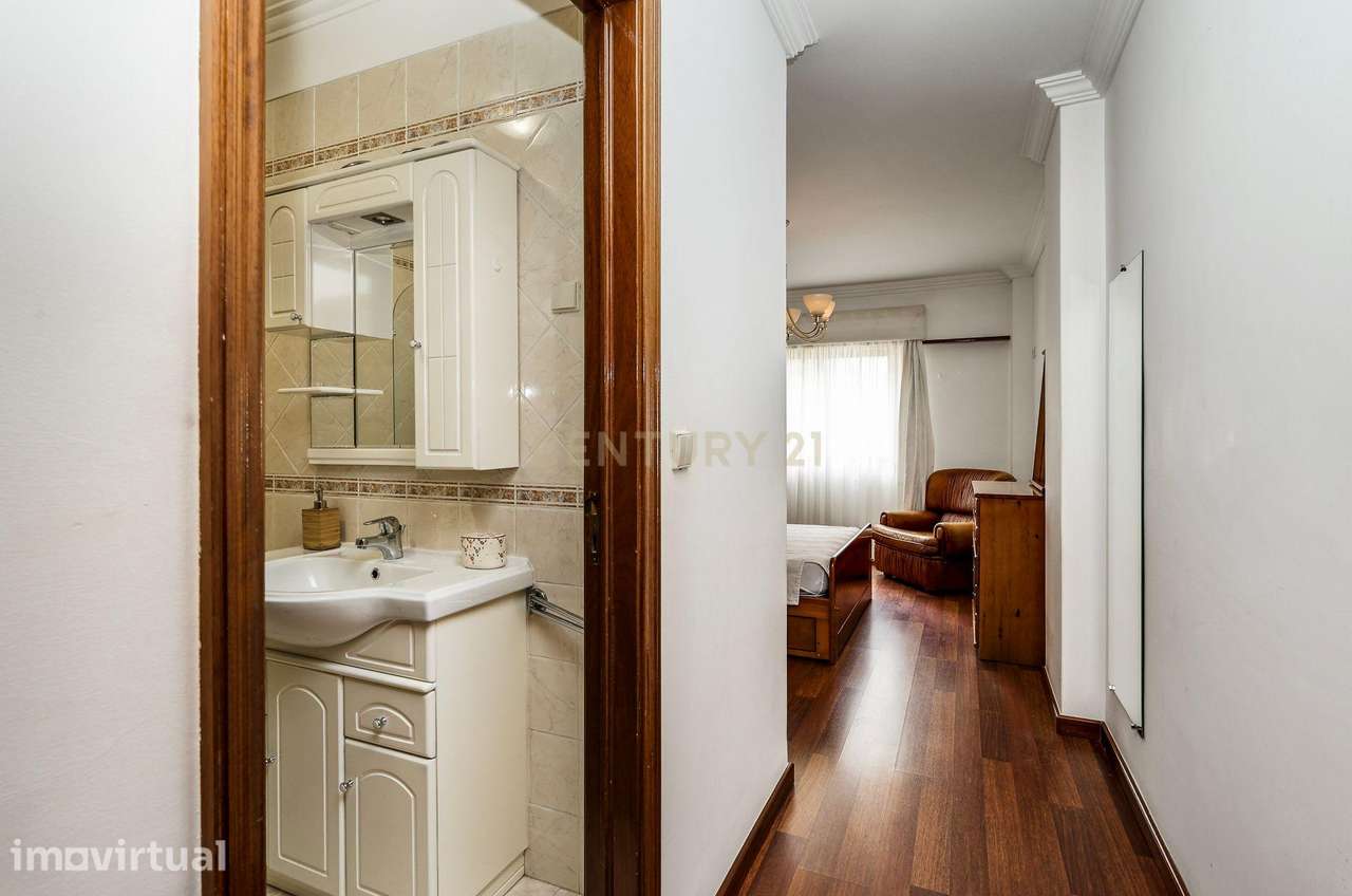 Apartamento T3 com box para arrendamento em Carnaxide - Grande imagem: 5/32