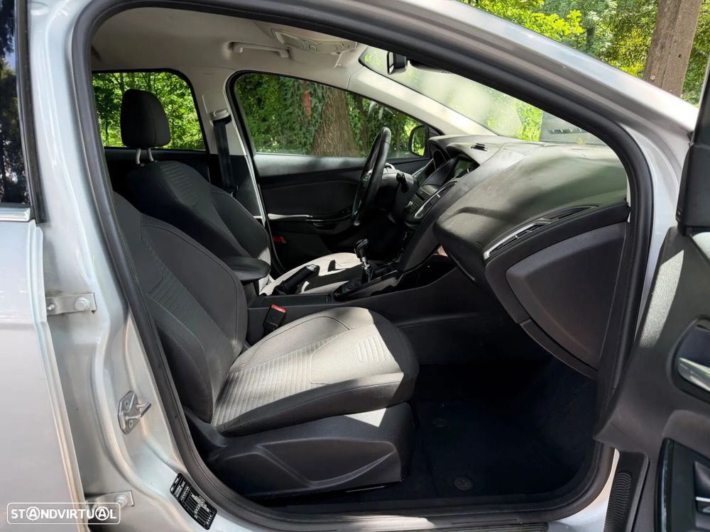 Ford Focus SW - 30