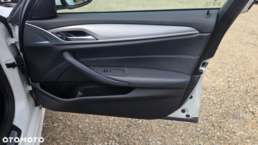 BMW Seria 5 520d xDrive M Sport sport - 18