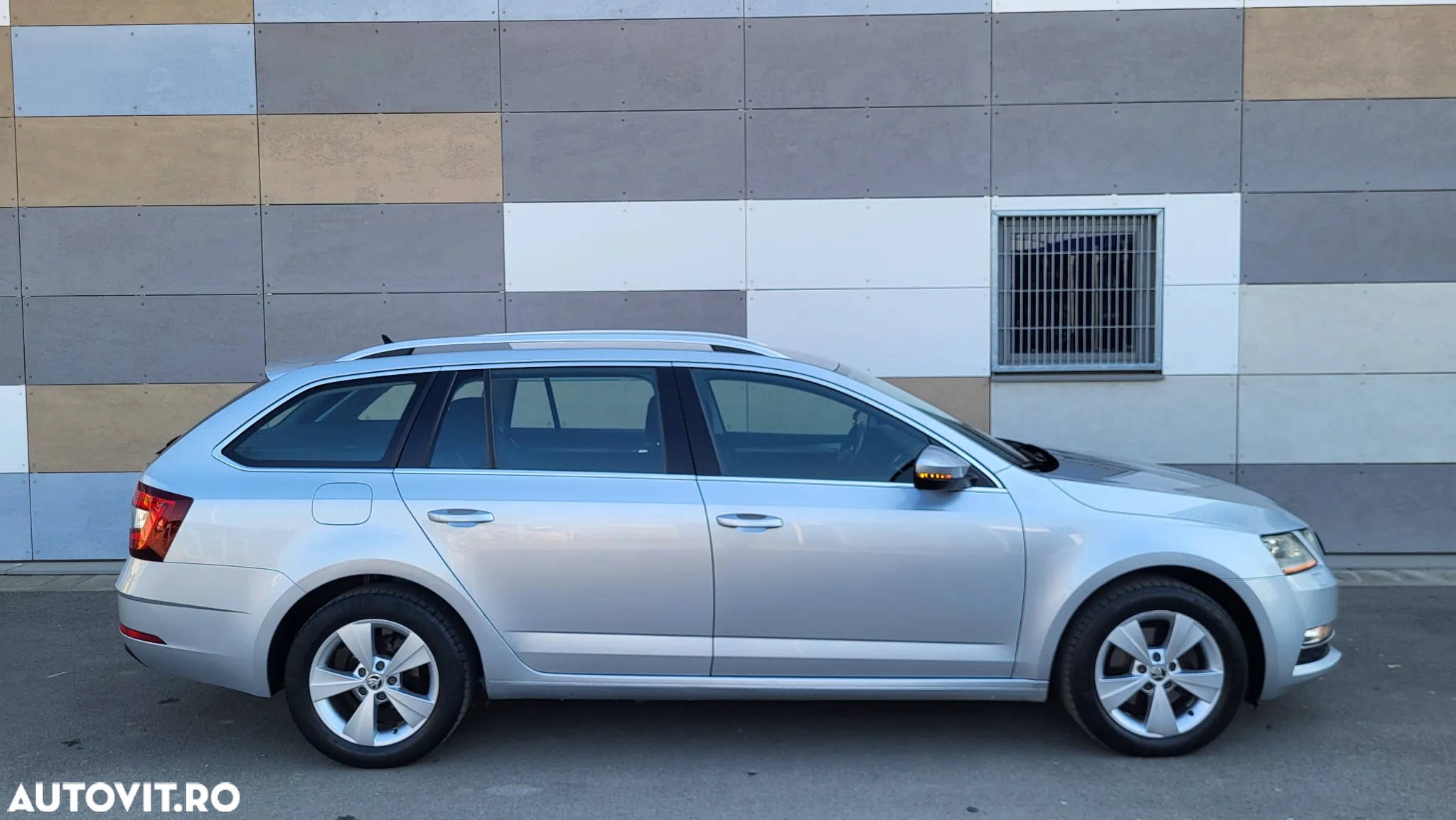 Skoda Octavia Combi 2.0 TDI (Green tec) DSG Style - 14