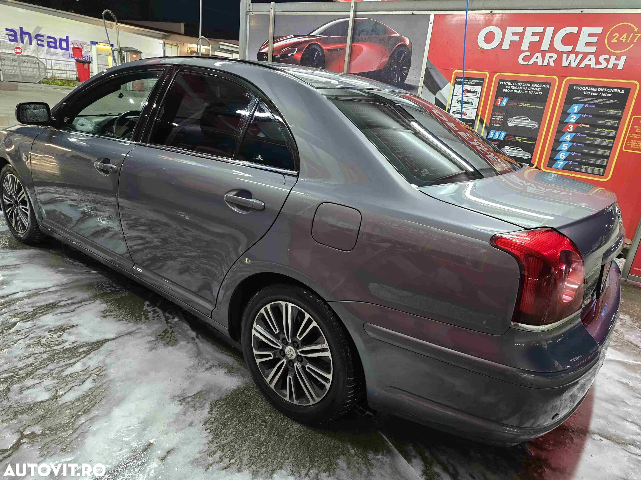 Toyota Avensis 1.8 Sdn. Aut Sol - 7