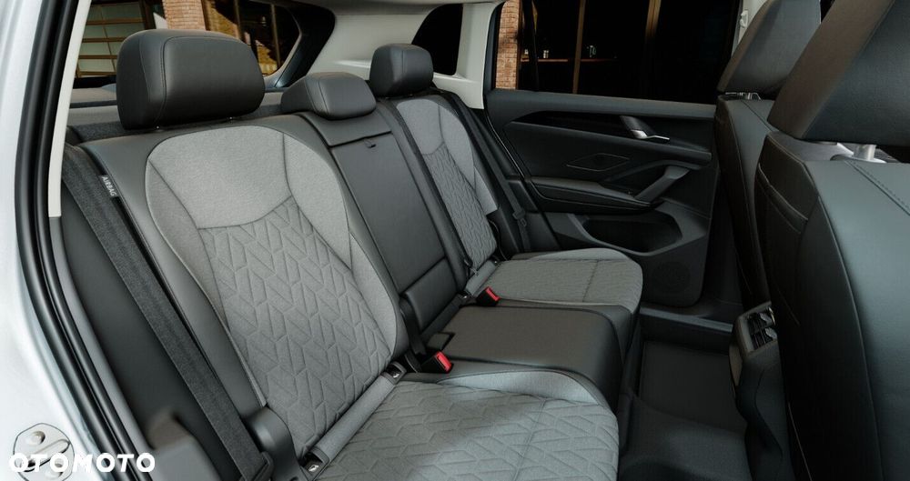 Volkswagen Tiguan - 12